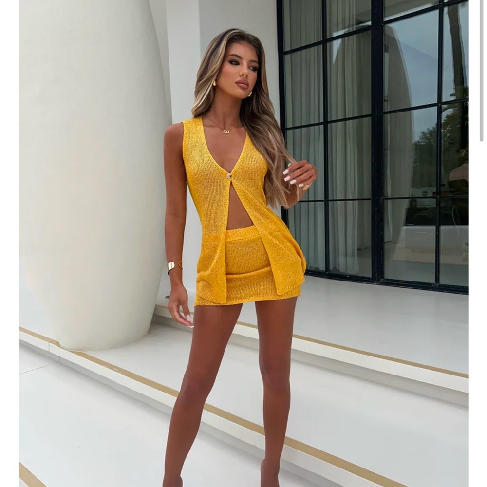 Sorelle UK Yellow Gold Sparkle Skirt Set